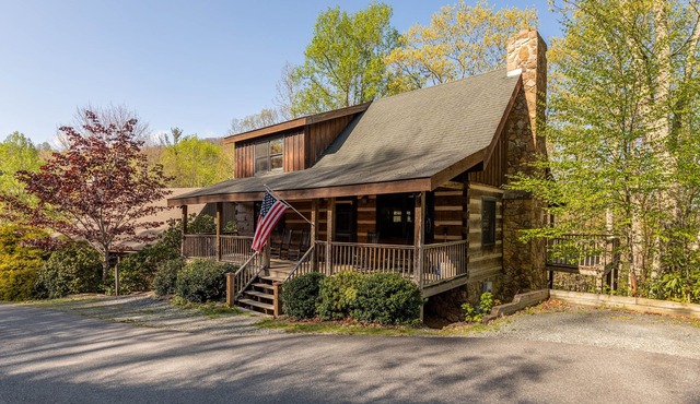Altitude Adjustment - Seven Devils cabin with Hot Tub, Pet Friendly, Fireplace in Seven Devils