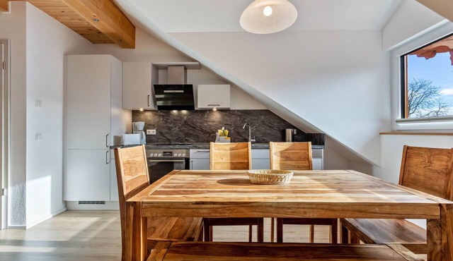 Apartment 10 – Two-Level Living with Separate Bedroom and Well-Equipped Kitchen