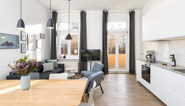Apartment (110sqm) with 3 Bedrooms & Balcony