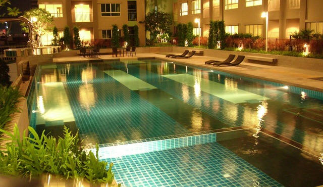 APARTMENT NEAR HISTORIC CENTRE OF BANGKOK IN LUXURY RESIDENCE WITH POOL in Bangkok