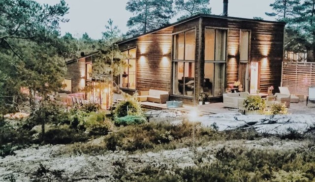 Architect-designed Modernist villa near sea and nature – Stockholm/Värmdö