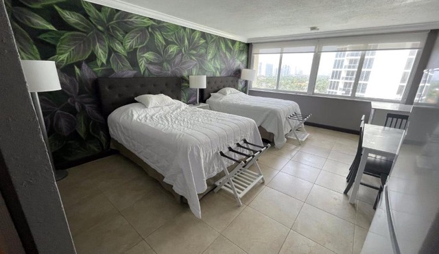 Areia Azul Aparts Miami - ART Room at Marco Polo Beach Resort