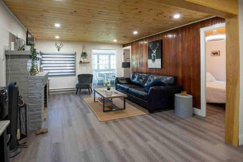 Aries Kabin- 2 Bedroom Fenelon Falls cottage in Fenelon Falls