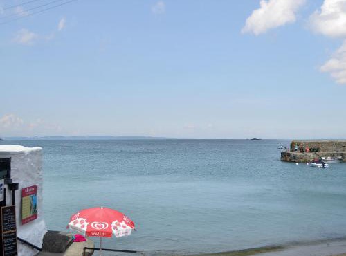 Beach Corner Cottage in Gorran Haven