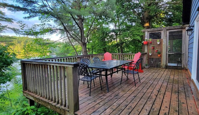 Beautiful Big Cottage on Lake of Bays, Muskoka in Dorset