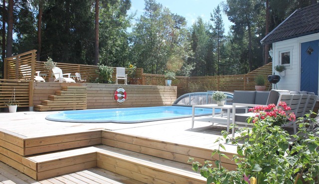 Beautiful house with pool in Saltsjö-boo