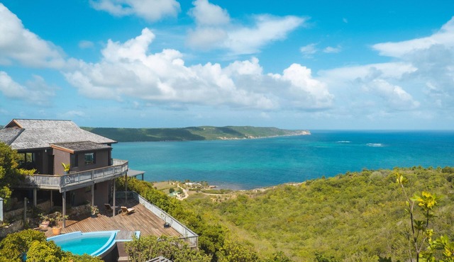 Blue Dream - Spacious House with Sea View & Infinity Pool!