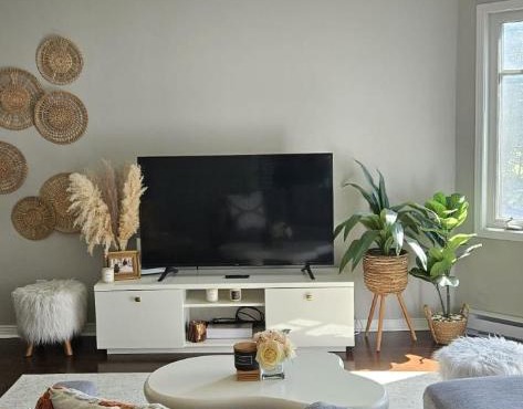 Boho Retreat 3BD Condo Close to Ottawa in Gatineau
