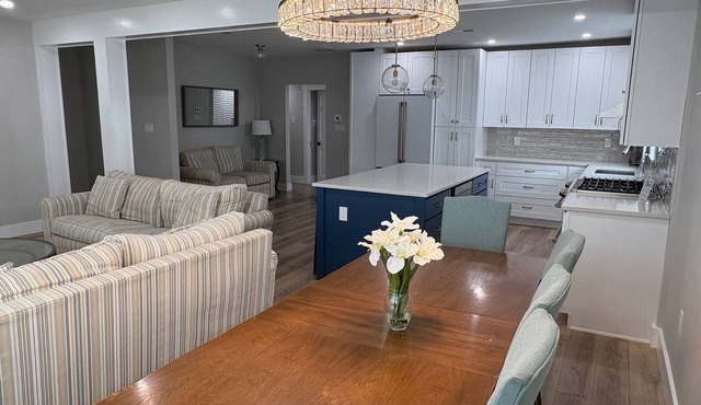 Bright and Spacious Beach Block Condo! Recently renovated 3 BR Sleeps 8!