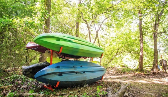 Cabin + Studio By The River | Kayaks, Trails, Gym in Elon