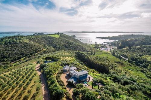 Cable Bay Luxury Villa in Auckland