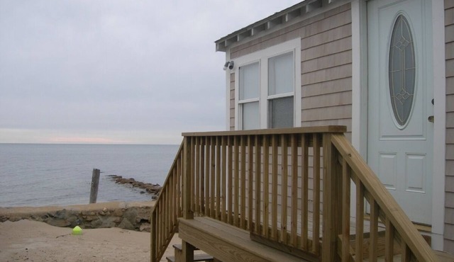 Cape Cod/Oceanfront on Nantucket Sound w/ Private Beach & Deck, Free Kayaks