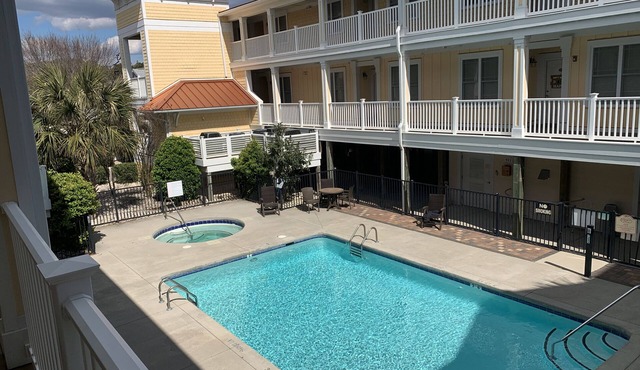 ~Carolina Tides~ Ocean View, Pier, Pool, Steps to the Beach and Restaurants!