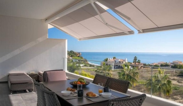 Casa Chloe - Luxury Ocean View Apartment in Lagos