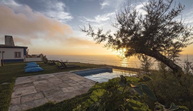 Chalet O Amorzinho - Azenhas do Mar (ocean view) in Colares