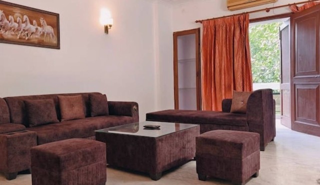 Charming 3BHK Retreat in Peaceful Greater Kailash 1 in New Delhi