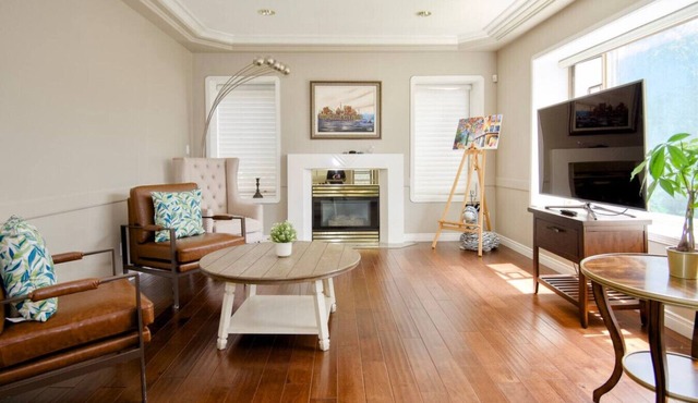 Classic and Cozy House with Air Conditioning in Vancouver