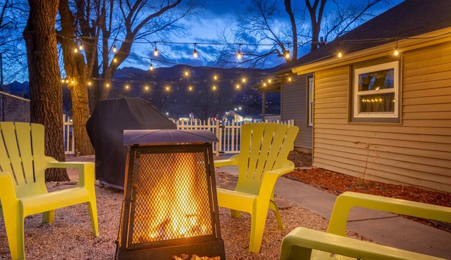 Clean and comfortable with astounding views of Pikes Peak. in Colorado Springs