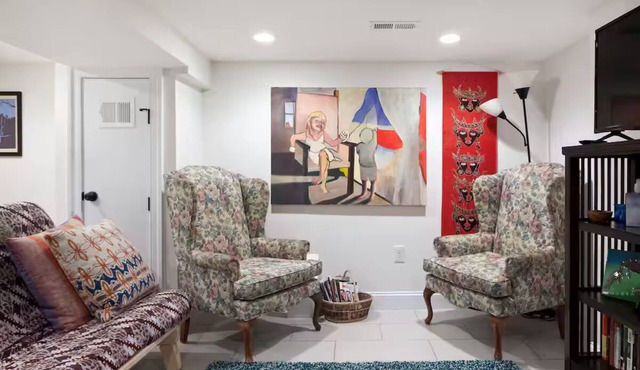 Comfy, clean one-bedroom unit in Columbia Heights in Washington