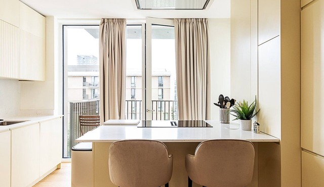 Contemporary Stratford Escape in London