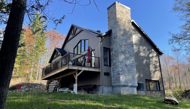 Cottage/Lake House - New - Beautiful views - Clean and comfortable in Val-des-Monts