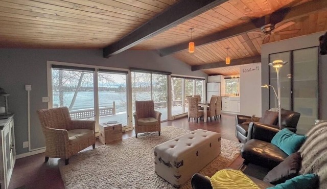 Cozy, Clean Lakefront Cabin on Emma Lake