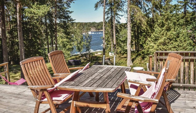 Cozy home in Djurhamn with WiFi