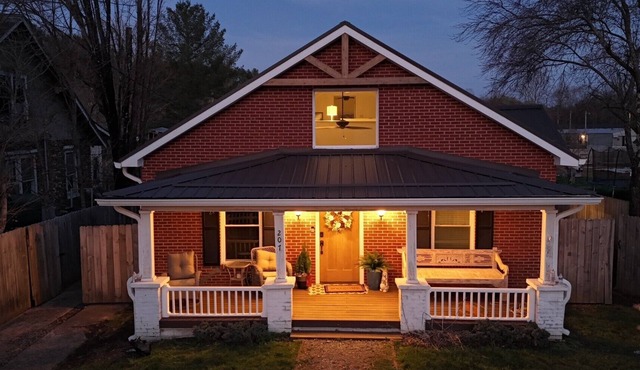 Cozy Mountain Retreat Near Hiking, Skiing, Fly Fishing & Wineries! in Roan Mountain