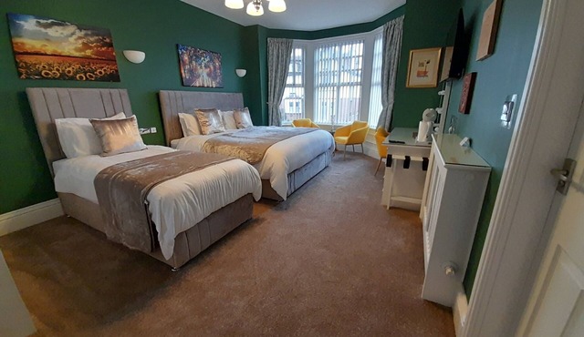 Crescent Lodge Guest House in Whitby