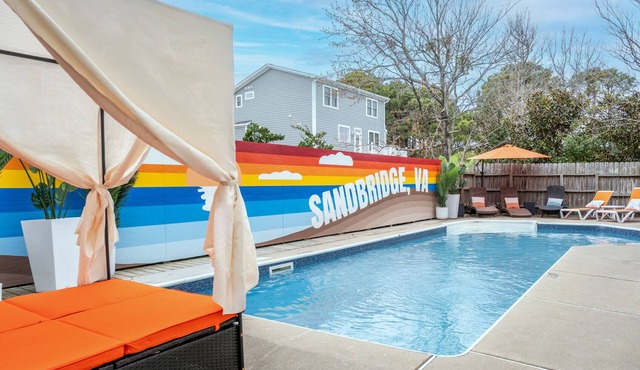 Designer 7BR w/Pool and Hot Tub. Sleeps 20, Pets Welcome! in Virginia Beach