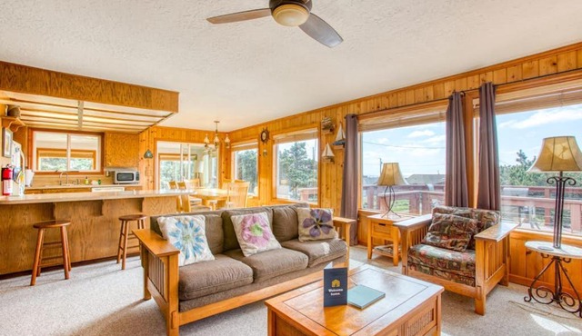 Dog-Friendly Home with Ocean Views Easy Beach and Bay Access and Free WiFi in Waldport