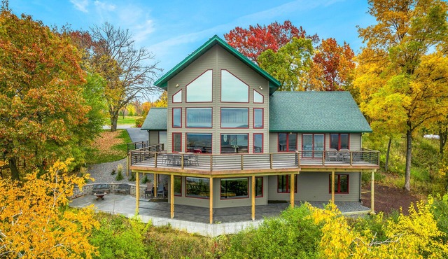 Eagles Landing Sleeps 15 HOT TUB