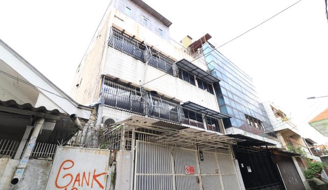 Eiffel Residence Batu Tulis 35A1 - Female Only