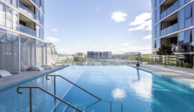 Elegant 3BR Retreat with Pool, Parking and Balcony in Phillip