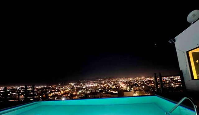 Enjoy a fully equipped private and elegant condo in a luxury building. in Cabo San Lucas