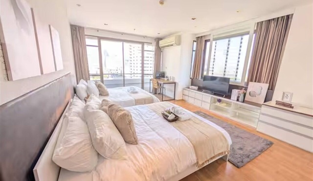 Executive 2 Bed Nana BTS 100m Bangkok in Krung Thep Maha Nakhon