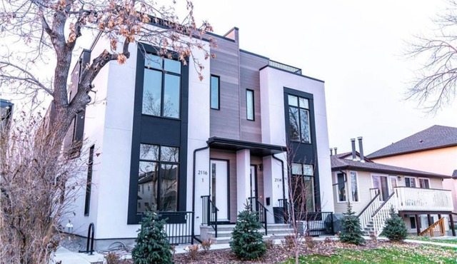 Executive home, Rooftop Deck, close to Foothills Med Ctr, Kensington Plaza & DT in Calgary