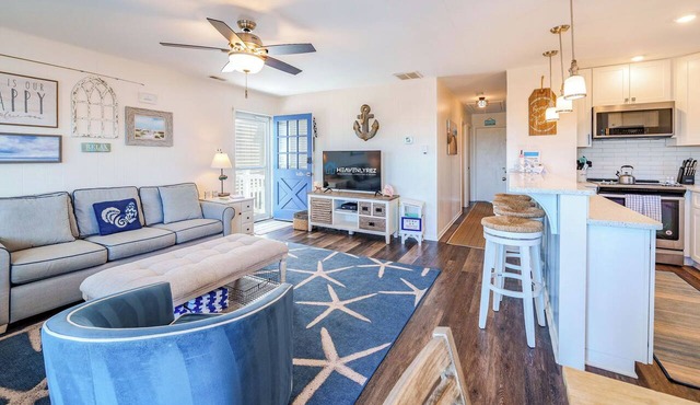 Family-Friendly 3BR/2BA Condo w/Sunset Views Walk to Beach