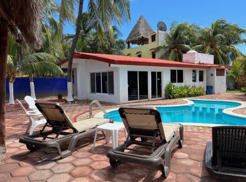 Family home with private pool, Casa Palapa in Isla Mujeres