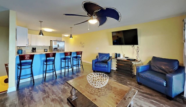 Friends of the Bay—Lake Views Await | 12 ppl| C106 in Put In Bay