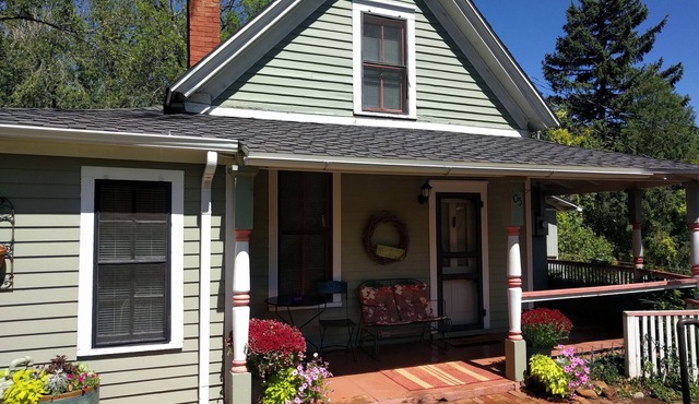 Garden Cottage - downtown Manitou Springs