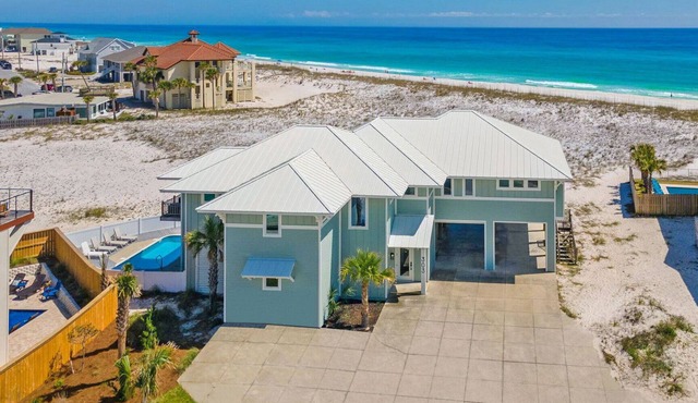 Gorgeous 6 BR Gulf Front Home w/Private Pool | Pet Friendly | Event Friendly