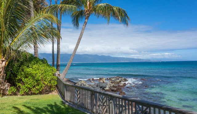 Gorgeous Oceanfront Paia Bay Home