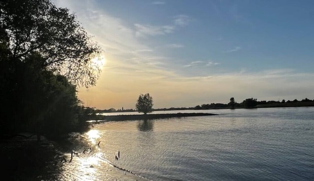 Großzügiges, Helles Studio Direkt an der Elbe