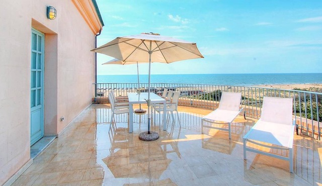 Homerez - 180 m away from the beach! Appartement for 4 ppl. with shared pool in Calambrone