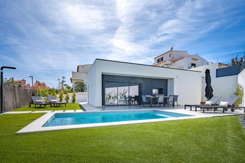 Host Wise - Bright Spacious House Swimming Pool in Lagoa