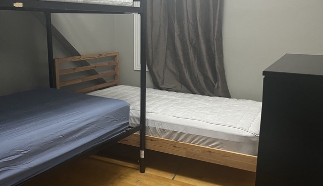Hostel Gladstone Ottawa Ontario rooms availability confortable near parliament. in Ottawa