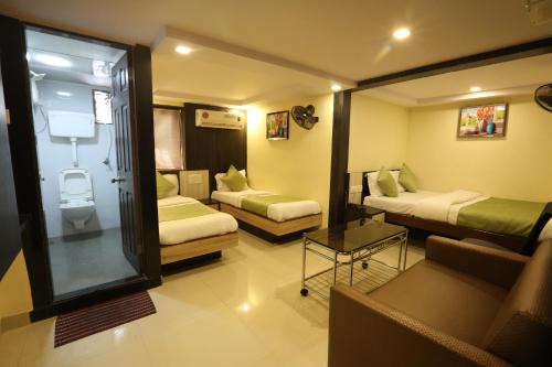 Hotel Happyland in Mumbai