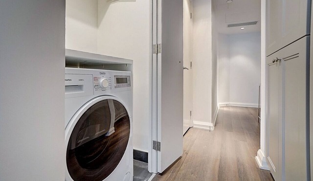 Instant Suites -Stunning Designer Studio Yorkville in Toronto