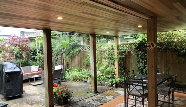 Kitsilano Garden Walk-Out 2 Bedroom in Vancouver